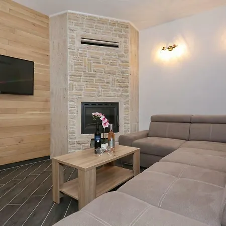 Lari * Privlaka (Zadar)
