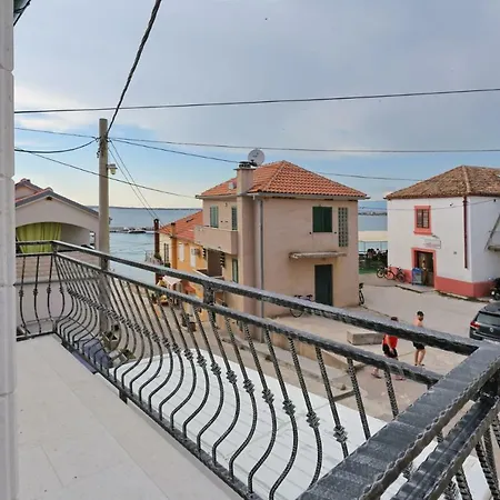 Villa Lari